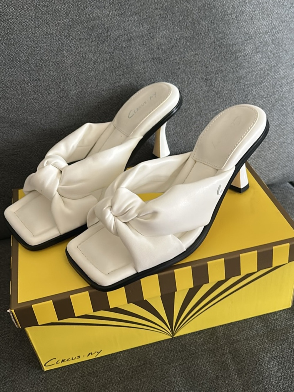 Circus by Sam Edelman White Knotted Square-Toe Heeled Mules